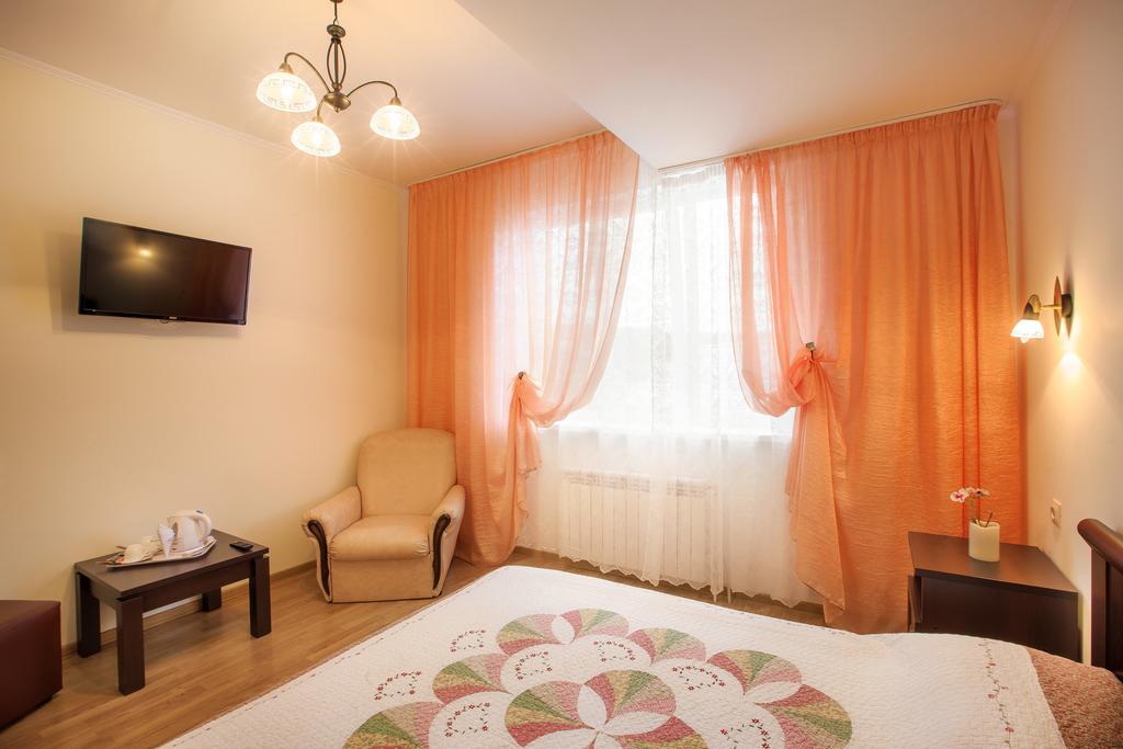 Hotel Aist Ekaterinburg Ngoại thất bức ảnh